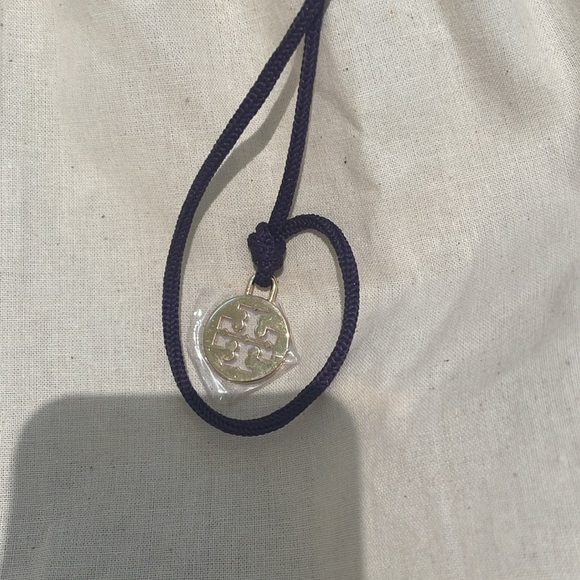 Tory Burch Robinson Tote - Picture 10 of 11